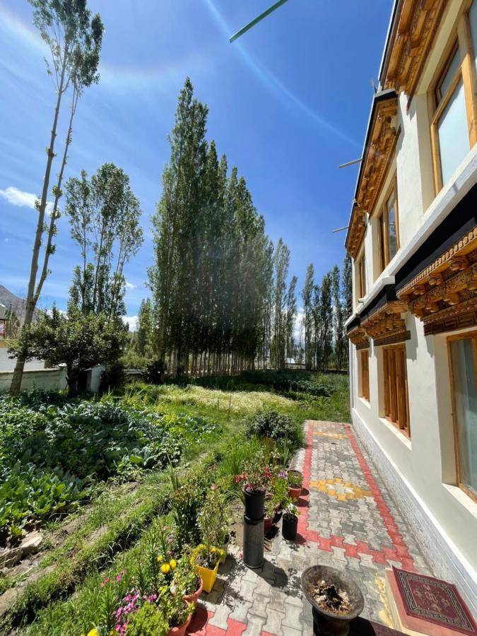 Tongspon Inn Leh Bagian luar foto
