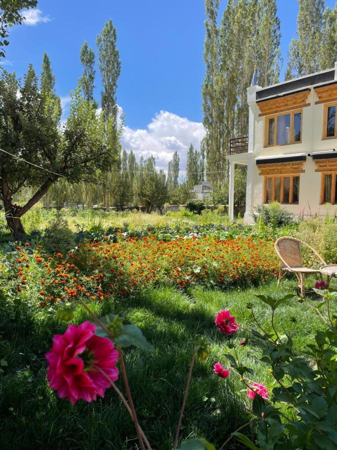 Tongspon Inn Leh Bagian luar foto