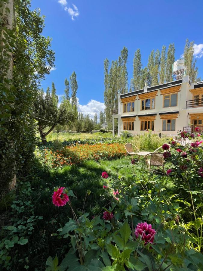 Tongspon Inn Leh Bagian luar foto